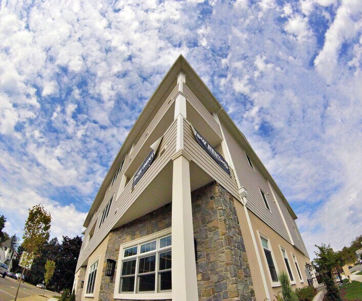 More Photos Of 62 Main St, Bloomingdale Apartments For Lease