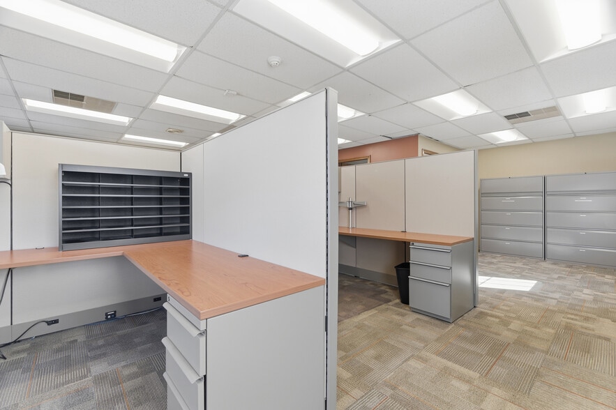 More Photos Of 352 Park Ave, Woonsocket Office For Sale