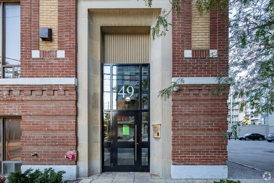 More Photos Of 49 Bathurst St, Toronto Office For Lease