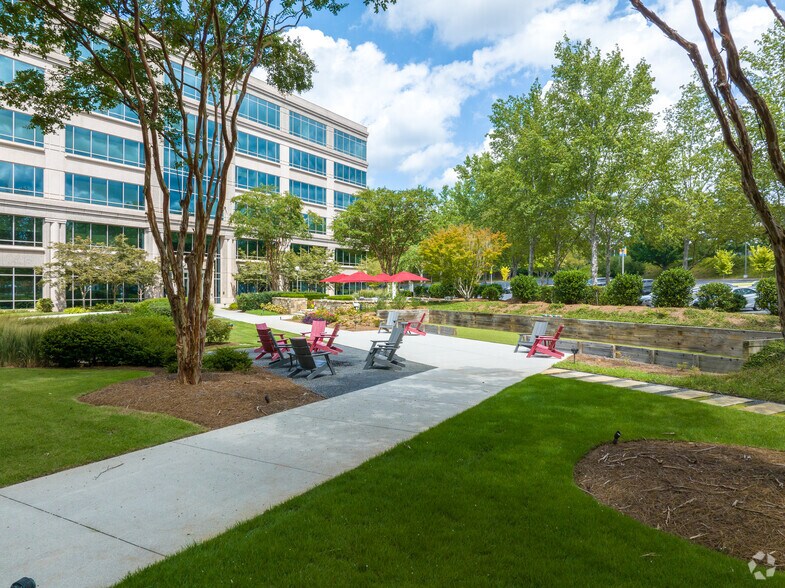 More Photos Of 100 North Point Ctr E, Alpharetta Office For Sale