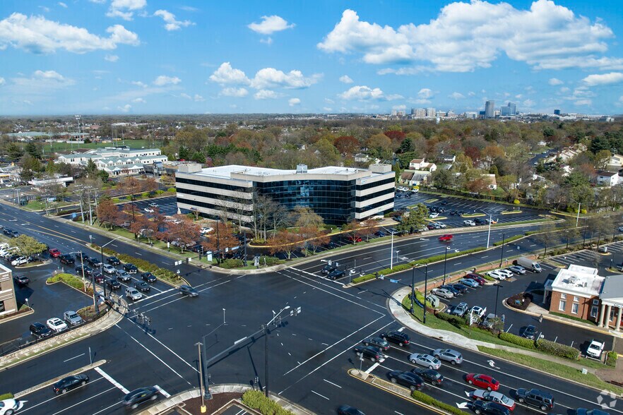 More Photos Of 950 Herndon Pkwy, Herndon Office For Lease