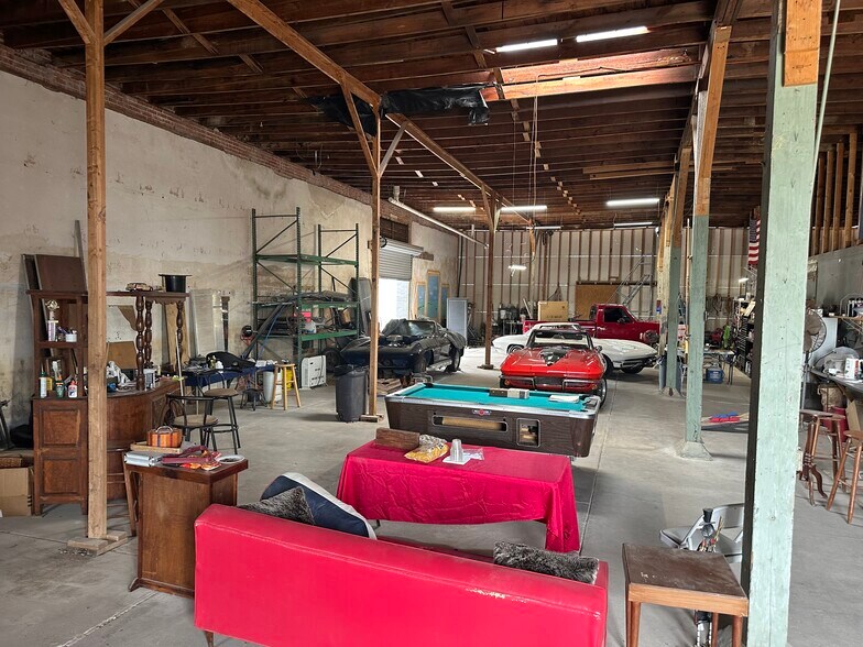 More Photos Of 18 S Alvin Ailey St, Rogers Freestanding For Sale