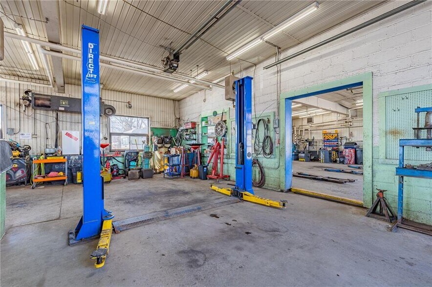 More Photos Of 4577 S Lake Rd, Brockport Auto Dealership For Sale