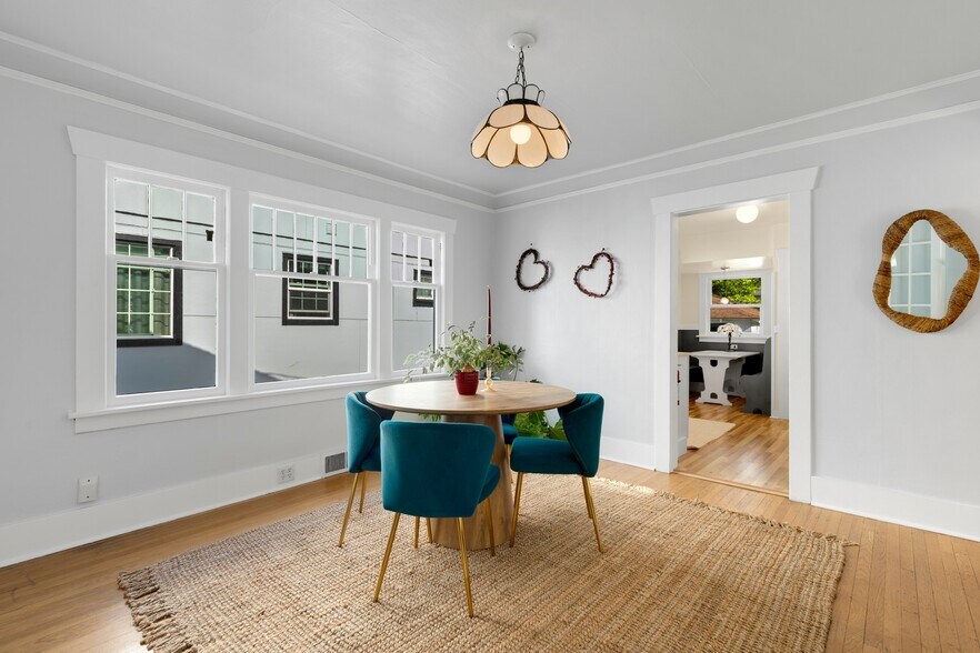 More Photos Of 410 N 46th St, Seattle Apartments For Sale