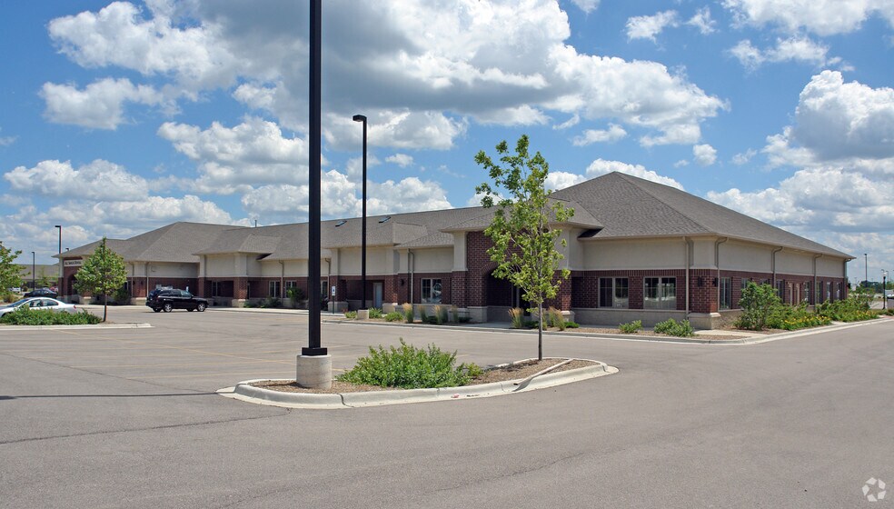 More Photos Of 1452 Merchant Dr, Algonquin Medical For Sale