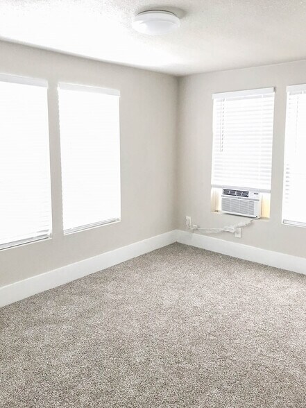 More Photos Of 214 W Republic St, Baytown Apartments For Sale