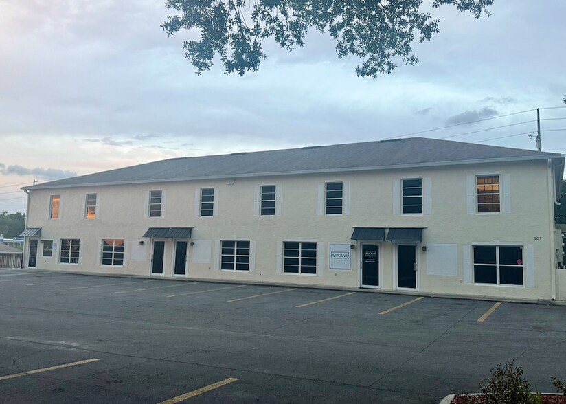 Primary Photo Of 301 Frontage Rd, Clermont Medical For Lease