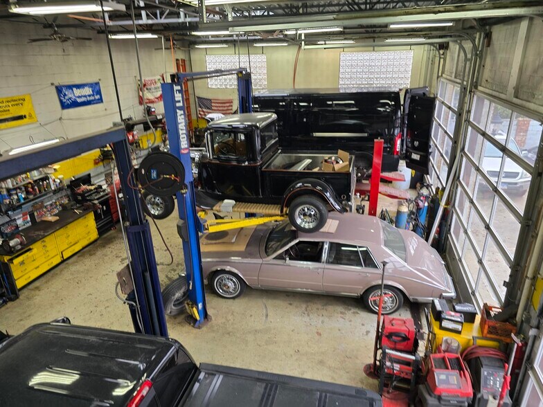 More Photos Of 3212 Harlem Ave, Riverside Auto Repair For Sale