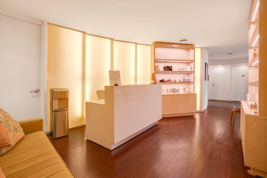 More Photos Of 1321 7th St, Santa Monica Office For Sale