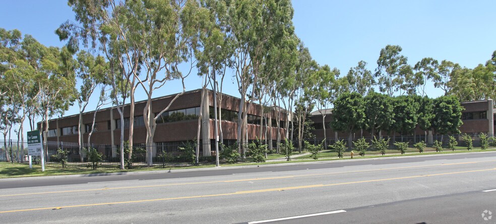 More Photos Of 4900 Rivergrade Rd, Irwindale Office For Lease