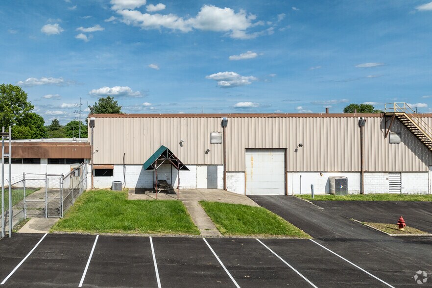 More Photos Of 341 O'Neill Dr, Hebron Manufacturing For Lease