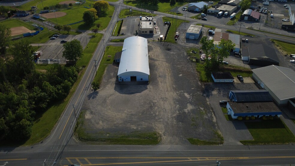 More Photos Of 8125-8127 Thompson Rd, Clay Unknown For Lease