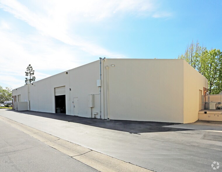 More Photos Of 628 N Eckhoff St, Orange Warehouse For Lease