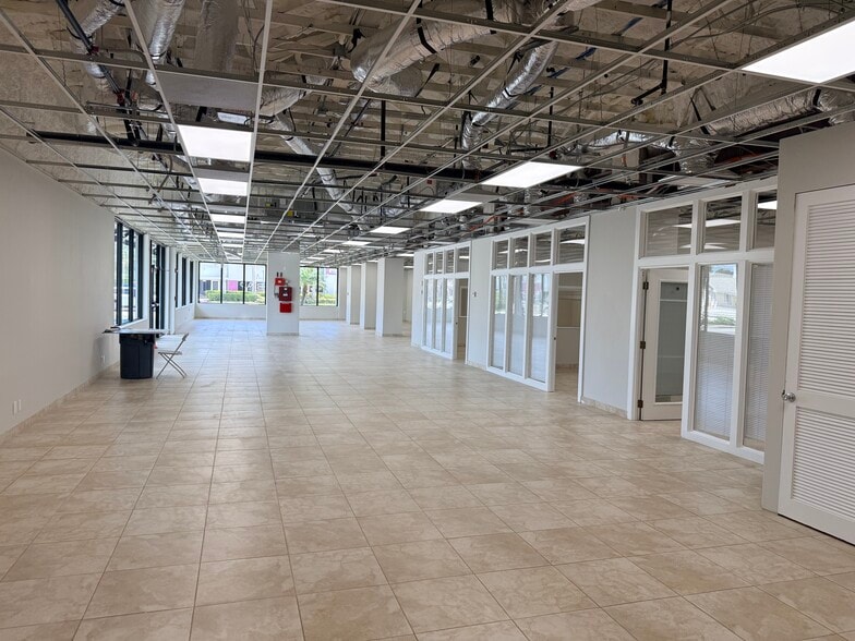 More Photos Of 1195 S Congress Ave, West Palm Beach Showroom For Sale