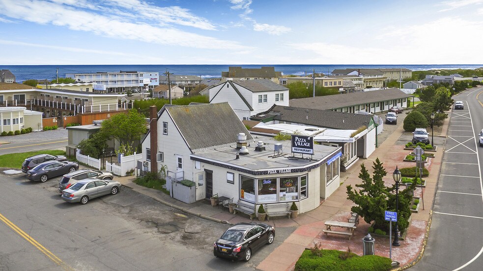 More Photos Of 15 S Embassy St, Montauk Restaurant For Sale