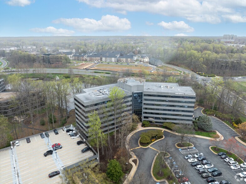 More Photos Of 12450 Fair Lakes Cir, Fairfax Office For Lease