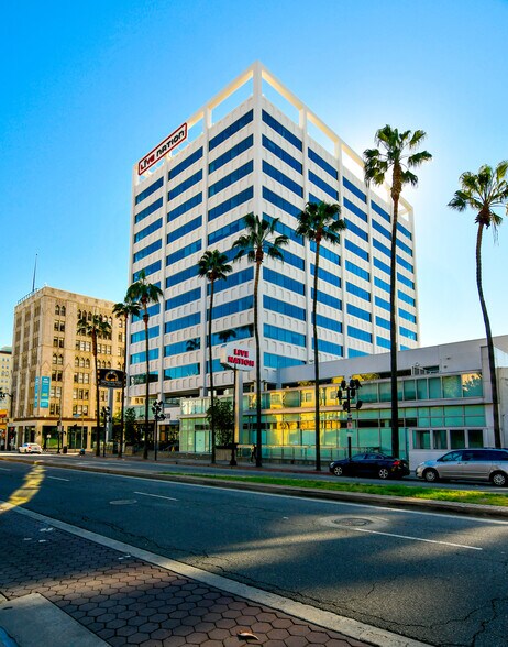 Primary Photo Of 7060 Hollywood Blvd, Los Angeles Office For Lease