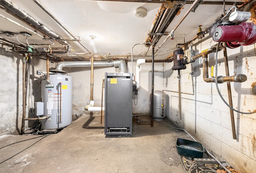 More Photos Of 424 W 49th St, New York Apartments For Sale