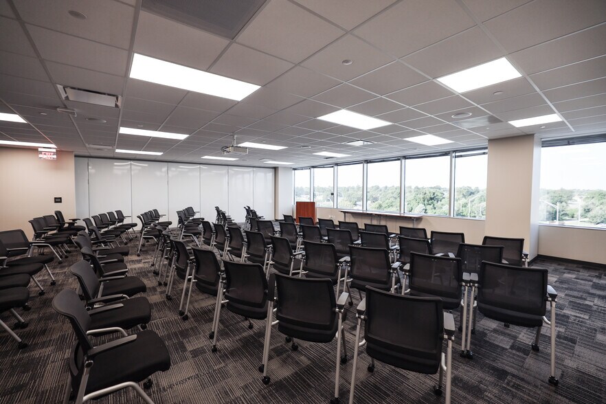 More Photos Of 3817 NW Expressway, Oklahoma City Office For Lease
