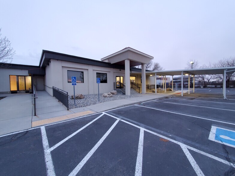 More Photos Of 5444 S Green St, Murray Medical For Lease