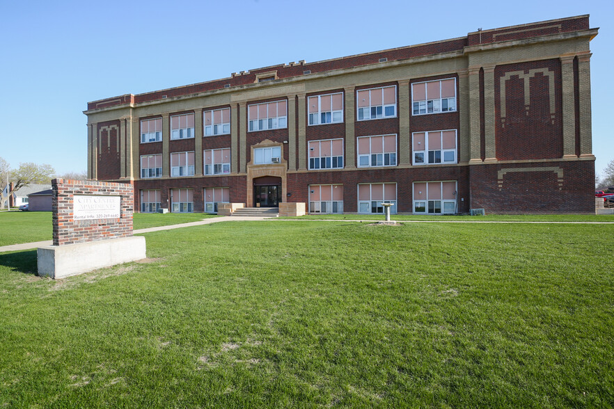 Primary Photo Of 109 E Luverne St, Luverne Apartments For Sale