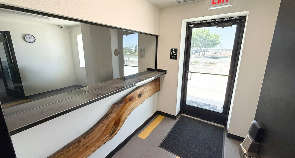 More Photos Of 1450 Enterprise Dr, Lemoore Warehouse For Sale