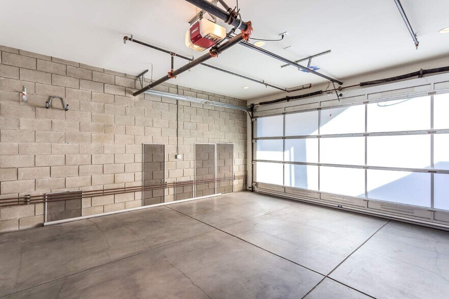 More Photos Of 1212 Abbot Kinney Blvd, Venice Loft Creative Space For Sale
