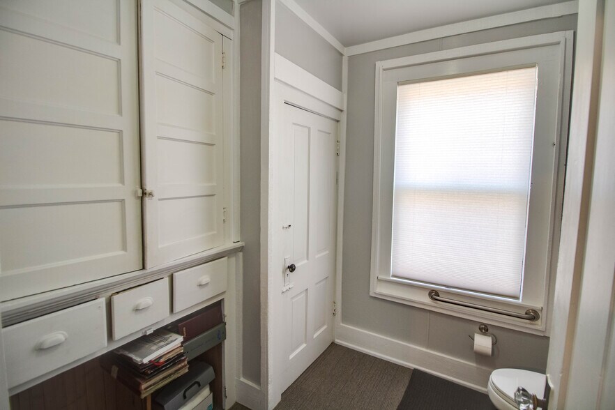 More Photos Of 212 E Main St, Carlinville Office Residential For Sale