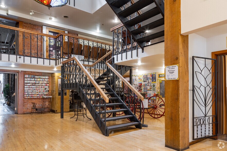 More Photos Of 106 Main St, Boise General Retail For Lease