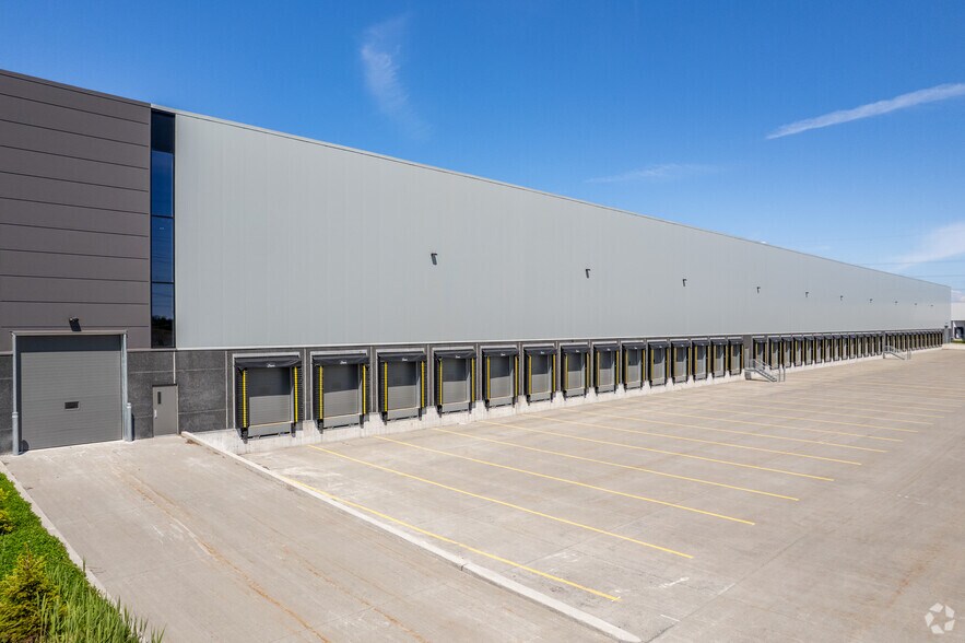 More Photos Of 900 Rue Turnbull, Beauharnois Unknown For Lease