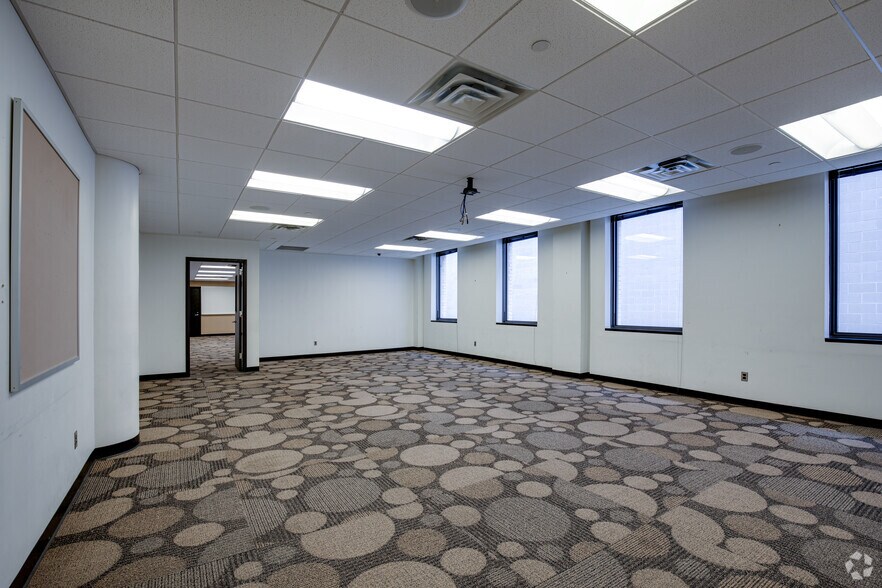 More Photos Of 15 S 9th St, Minneapolis Office For Sale