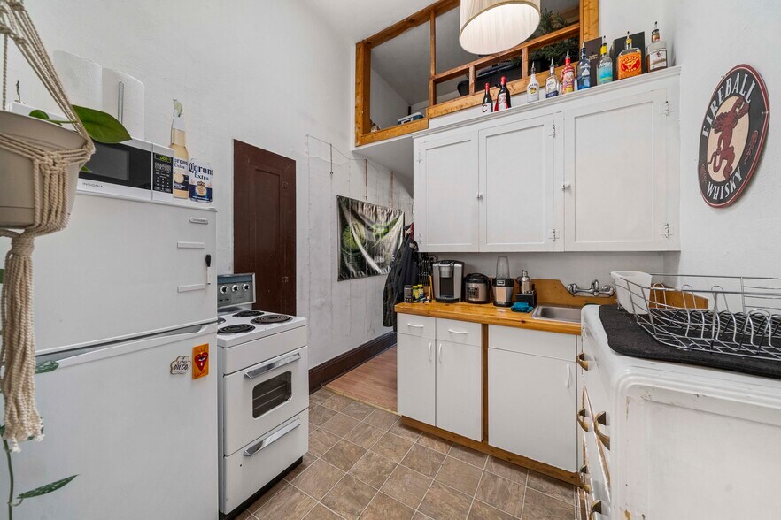 More Photos Of 309 N Pearl St, Ellensburg Storefront Retail Residential For Sale