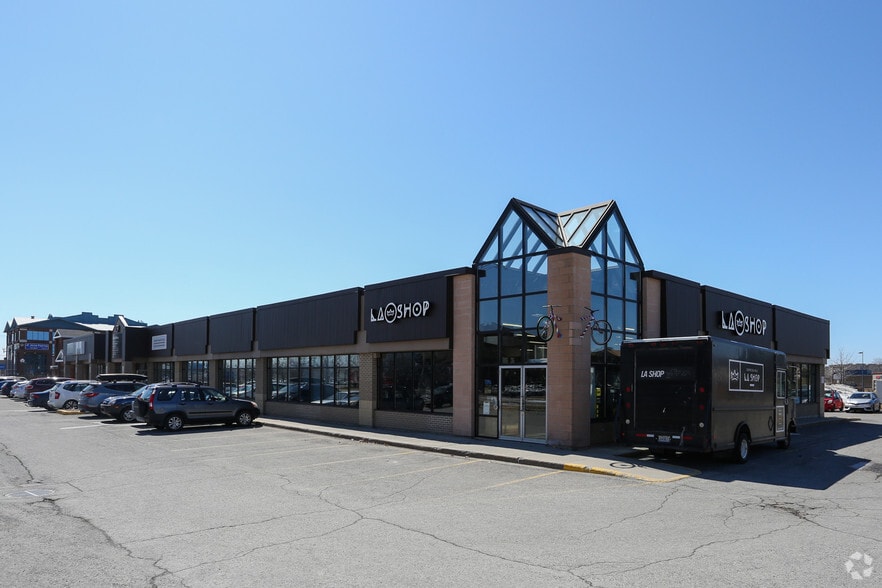 More Photos Of 139 Boul de l'Hôpital, Gatineau General Retail For Sale