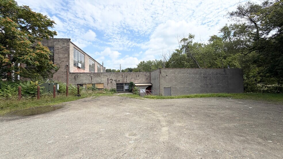 More Photos Of 1300 E 2nd St, Jamestown Industrial For Sale