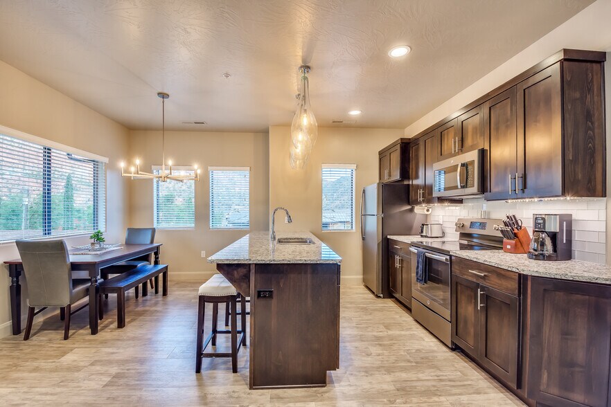 More Photos Of 1101 Zion Park Blvd, Springdale Specialty For Sale