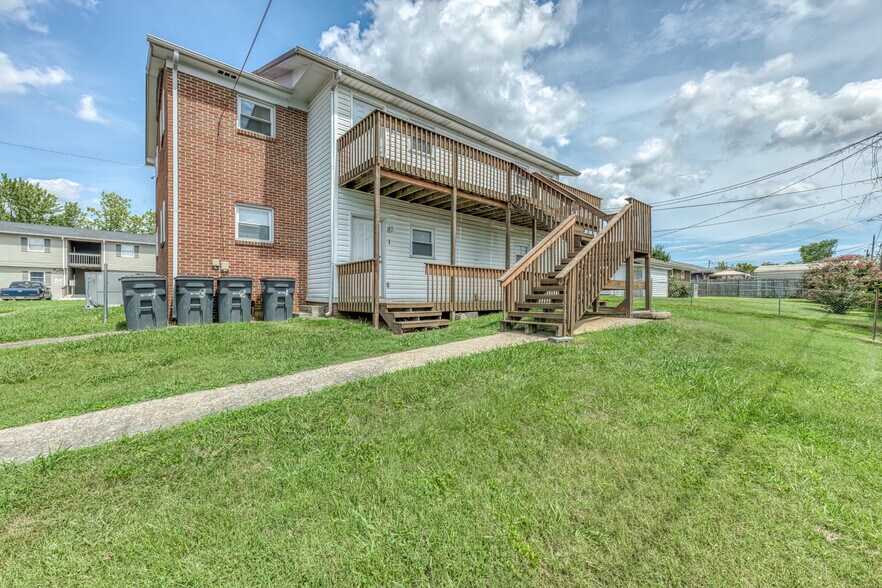 More Photos Of 1300 Holyoke St, Kingsport Apartments For Sale