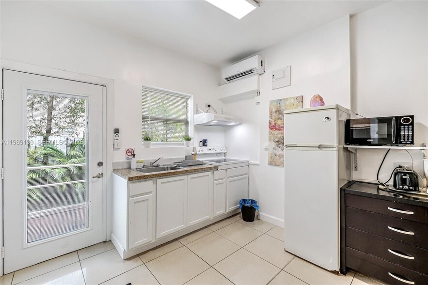 More Photos Of 12085 W Dixie Hwy, North Miami Multifamily For Sale