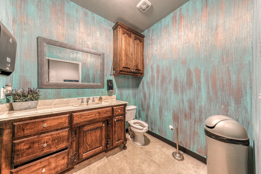 More Photos Of 301 Center Court Dr, Bridgeport Warehouse For Sale