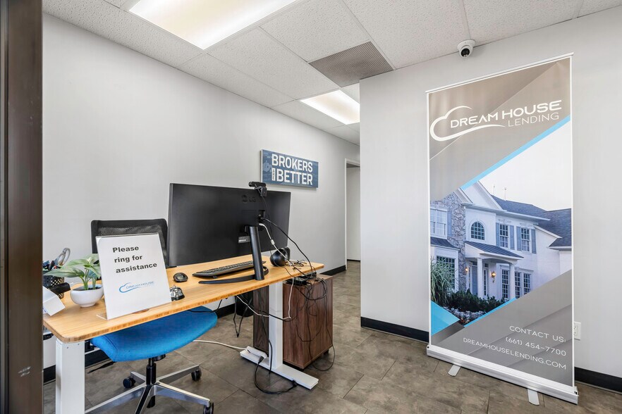 More Photos Of 4600 W American Ave, Bakersfield Office For Sale
