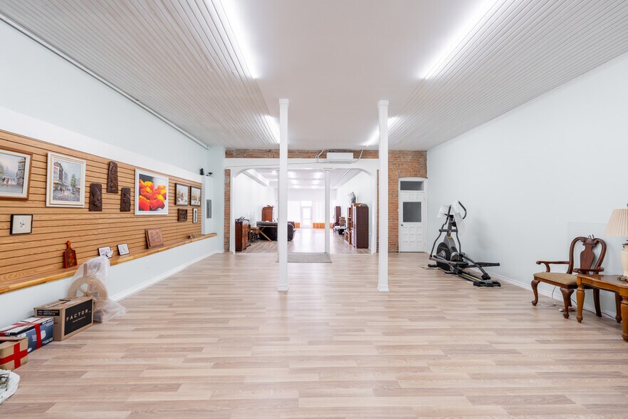More Photos Of 7 Main St W, Ridgetown Storefront Retail Residential For Sale