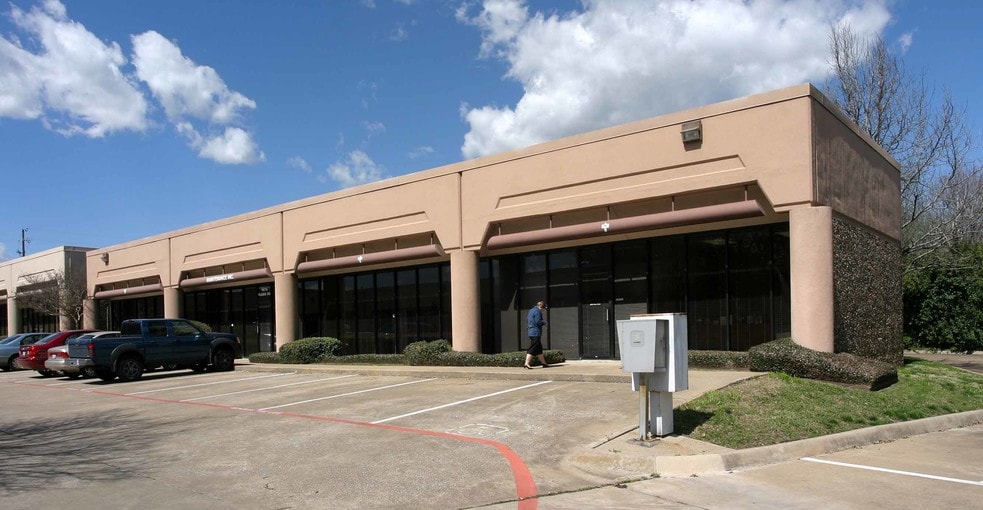 Primary Photo Of 9876 Plano Rd, Dallas Office For Sale