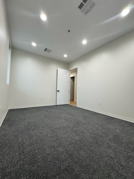 More Photos Of 1400 N Coit Rd, McKinney Unknown For Lease