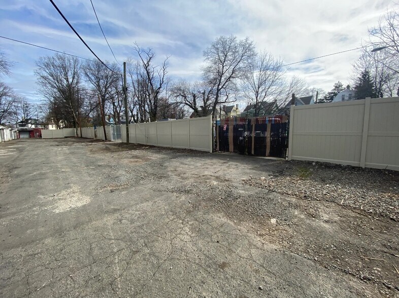 Primary Photo Of 197 Park St, East Orange Contractor Storage Yard For Lease