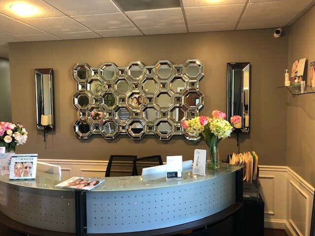 More Photos Of 44125 Woodridge Pky, Lansdowne Office For Sale
