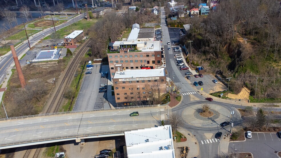 More Photos Of 109 Roberts St, Asheville General Retail For Sale