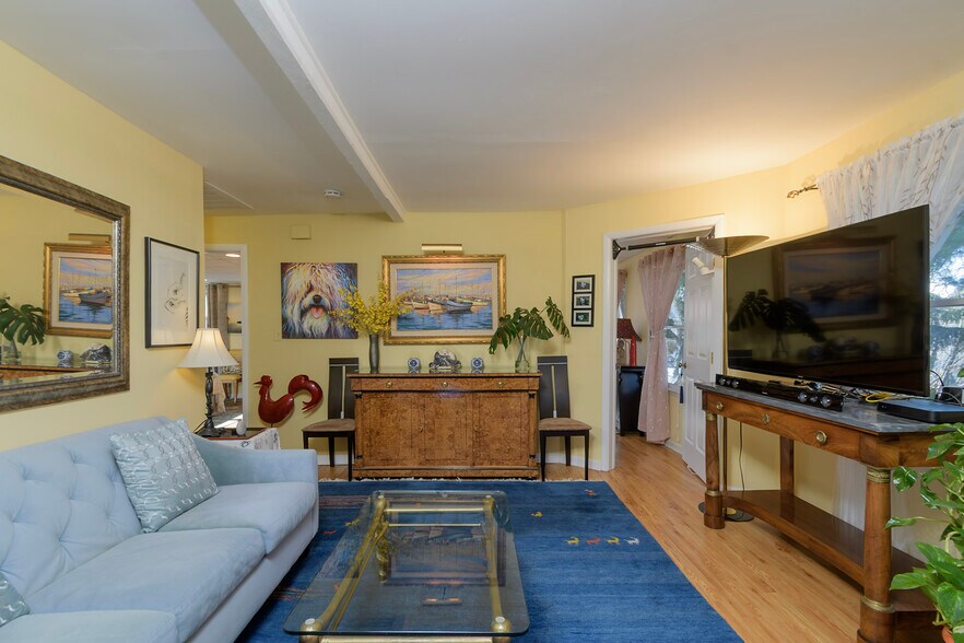 More Photos Of 29 Smull Ave, Caldwell Office Residential For Sale