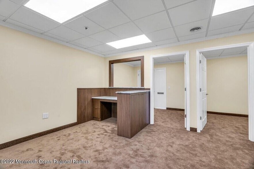 More Photos Of 445 Brick Blvd, Brick Medical For Lease