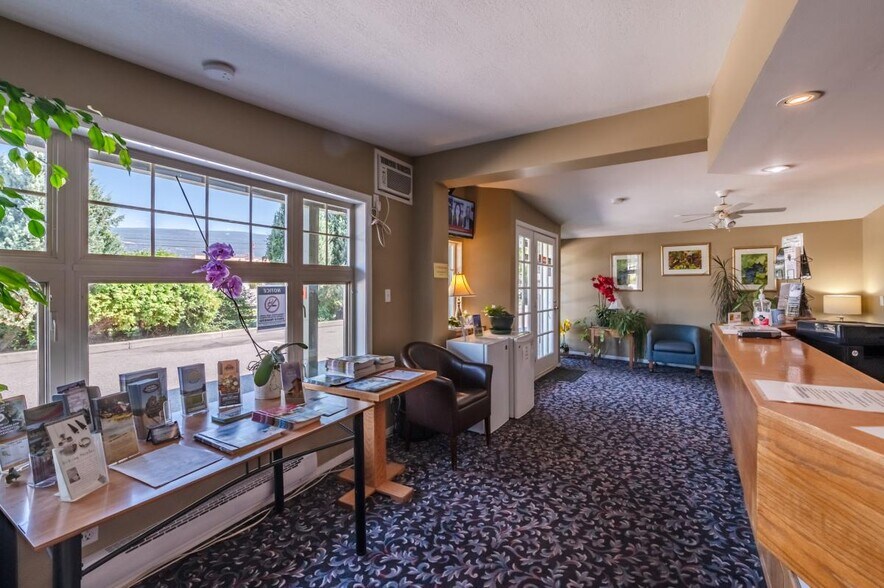 More Photos Of 6203 Willow Av, Summerland Hotel For Sale
