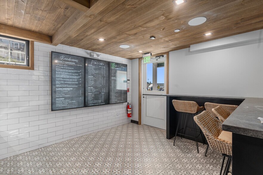 More Photos Of 212 Water St, Block Island Storefront For Sale