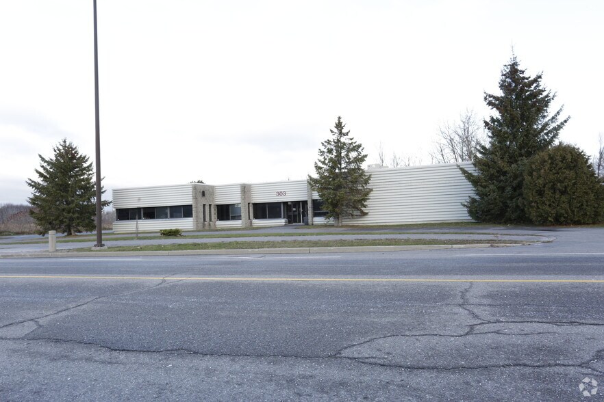 More Photos Of 303 Legget Dr, Ottawa Office For Sale